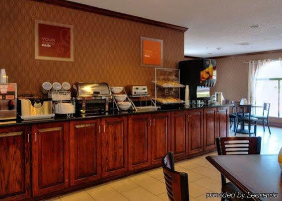 Comfort Inn Fayetteville I-95 エクステリア 写真